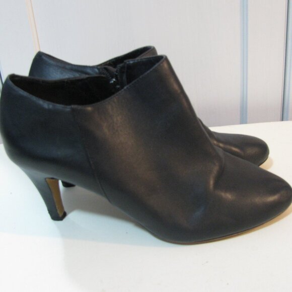 Vince Camuto Shoes - ** Vince Camuto Ankle Boots 9M Booties Zip Up Black Leather Excellent
